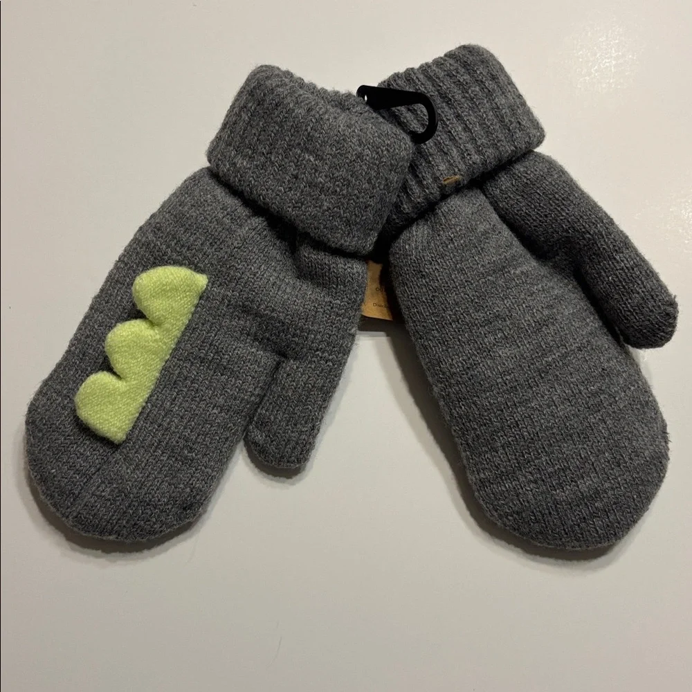 Northeast Outfitters Cozy Cabin Youth Dino Mittens in Gray